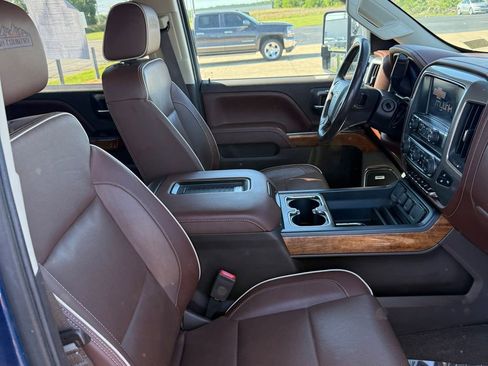 Used 2016 Chevrolet Silverado 2500 High Country w/ Duramax Plus Package AWD/4WD image 31