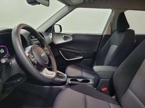 Used 2025 Kia Soul LX w/ LX Technology Package image 17