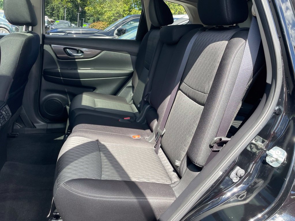 Used 2019 Nissan Rogue SV w/ Sun & Sound Touring Package AWD/4WD image 8