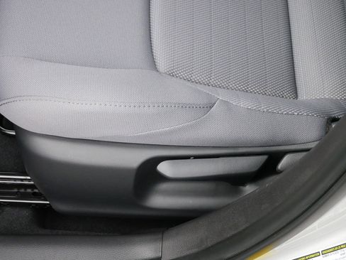 Certified 2025 Toyota Corolla SE image 20