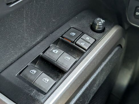 Used 2023 Toyota Tacoma SR5 RWD image 29