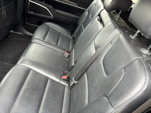 Used 2020 Kia Telluride S w/ S 8 Passenger Seating Package image 10