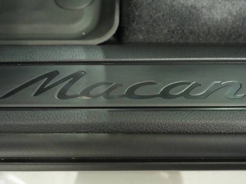 Certified 2026 Porsche Macan AWD/4WD image 32