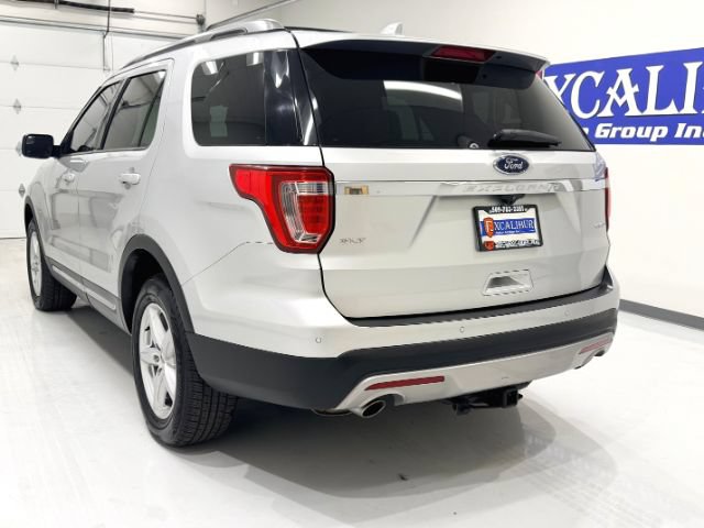 Used 2017 Ford Explorer XLT w/ Equipment Group 201A AWD/4WD image 4