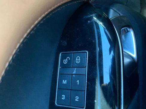 Used 2018 Land Rover Range Rover Sport HSE Dynamic image 32