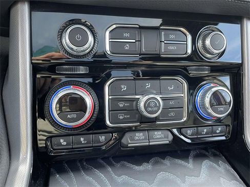 Certified 2022 GMC Yukon Denali image 23