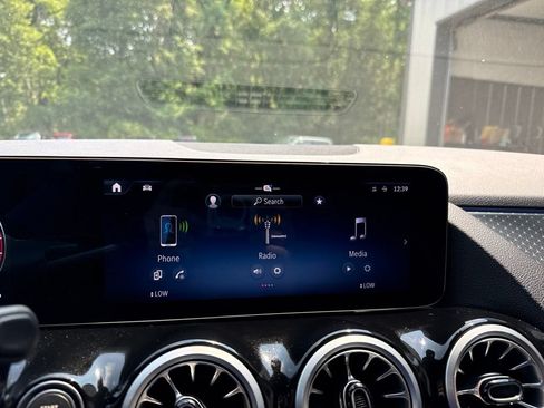 Used 2025 Mercedes-Benz GLA 250 4MATIC image 25
