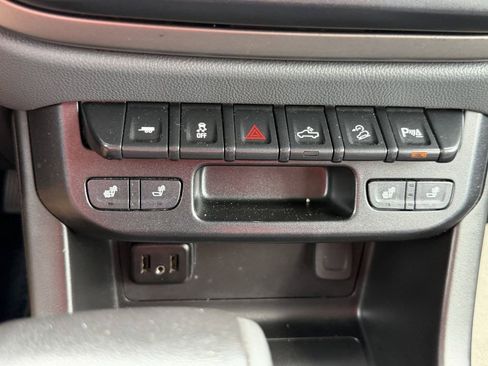 Used 2019 Chevrolet Colorado Z71 RWD image 26