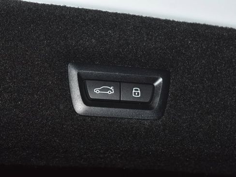 Used 2024 BMW i7 eDrive50 RWD image 30