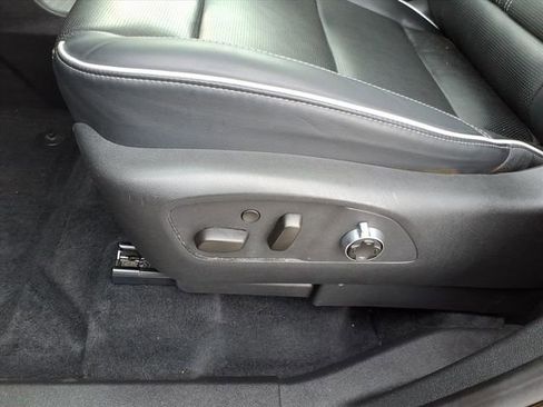 Used 2025 Buick Enclave Avenir AWD/4WD image 14