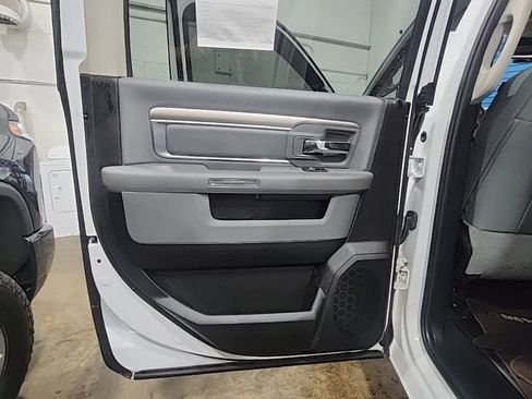 Used 2019 RAM 1500 Big Horn AWD/4WD image 17