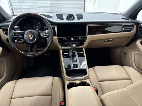 Used 2025 Porsche Macan Turbo AWD/4WD image 13