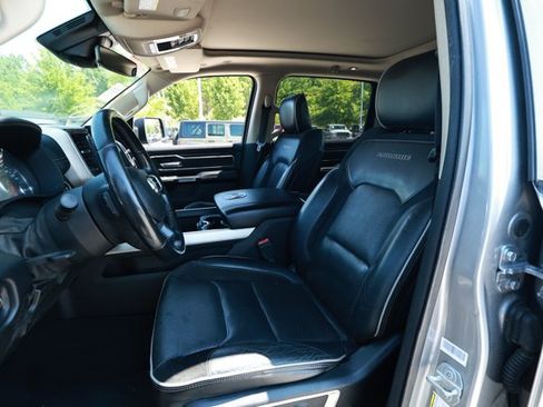 Used 2019 RAM 1500 Laramie AWD/4WD image 25