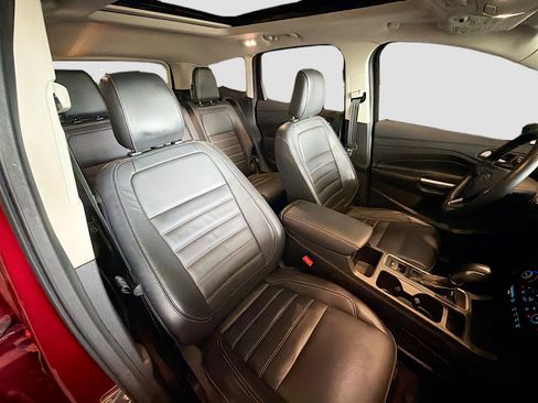 Used 2019 Ford Escape Titanium AWD/4WD image 33