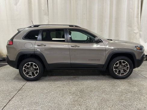 Used 2021 Jeep Cherokee Trailhawk w/ Technology Group AWD/4WD image 6