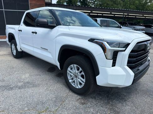 Used 2022 Toyota Tundra SR5 AWD/4WD image 4
