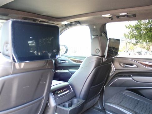 Used 2022 Cadillac Escalade ESV Sport Platinum AWD/4WD image 33