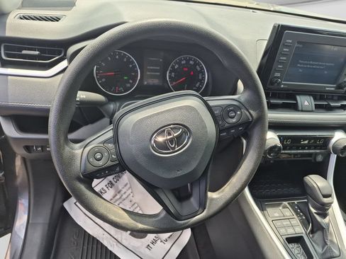 Used 2022 Toyota RAV4 XLE AWD/4WD image 28