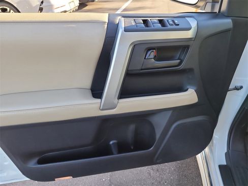 Used 2011 Toyota 4Runner SR5 image 12