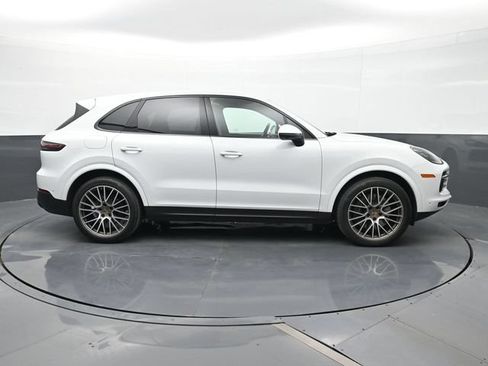 Certified 2023 Porsche Cayenne Platinum Edition AWD/4WD image 23