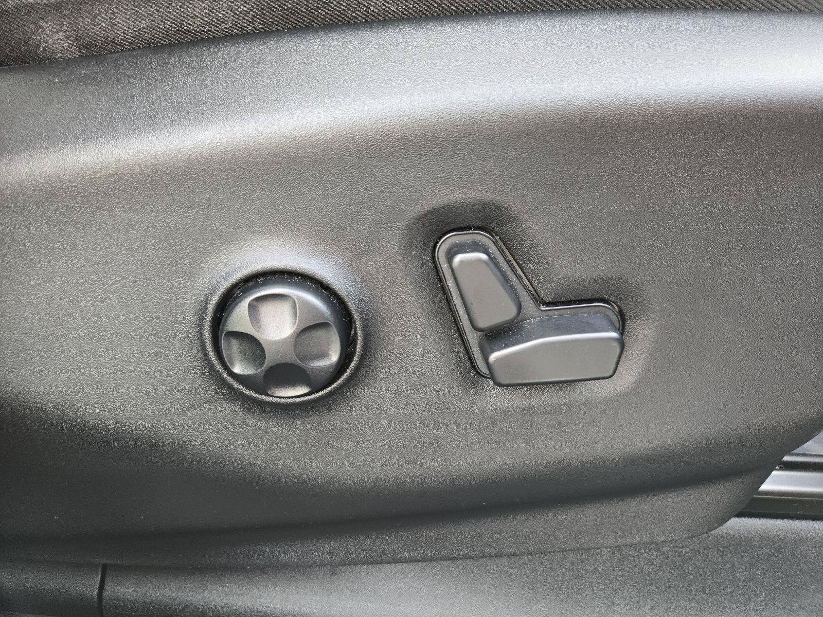 Used 2020 Chrysler Pacifica Touring-L Plus FWD image 25