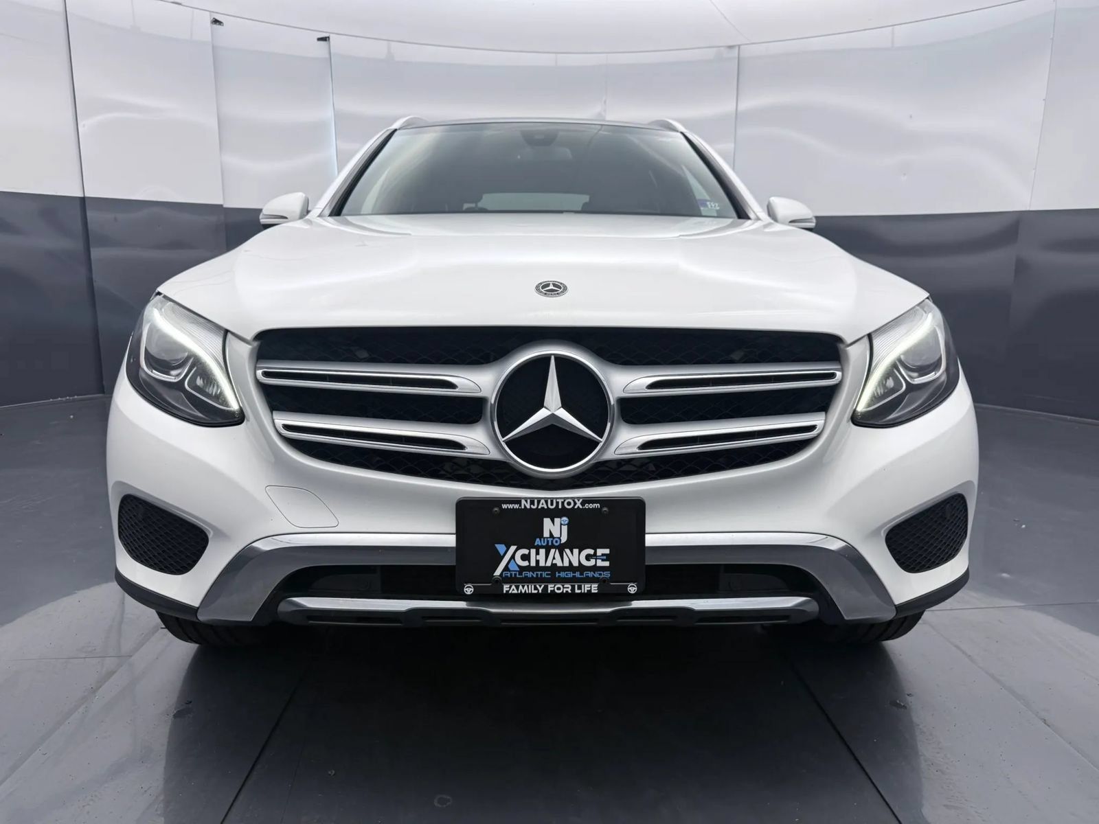 Used 2018 Mercedes-Benz GLC 300 4MATIC image 2