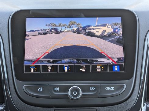 Used 2023 Chevrolet Equinox RS image 25