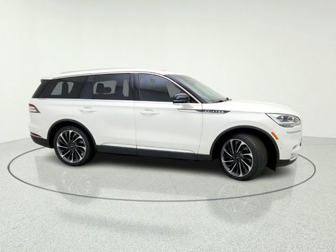 Used 2020 Lincoln Aviator Reserve w/ Equipment Group 202A AWD/4WD image 6