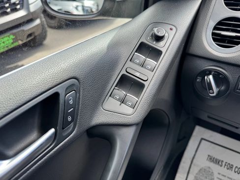 Used 2017 Volkswagen Tiguan SEL image 25