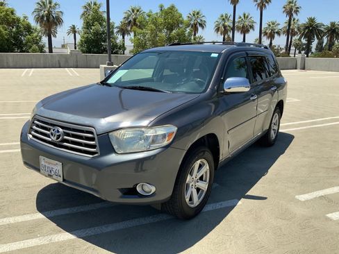 Used 2010 Toyota Highlander SE AWD/4WD image 1