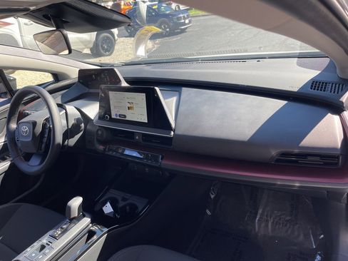 Used 2024 Toyota Prius Prime Premium image 11