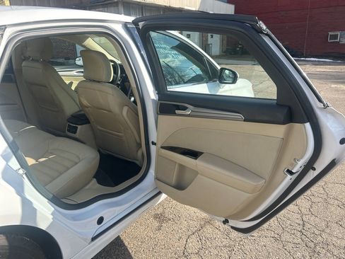 Used 2015 Ford Fusion SE image 28