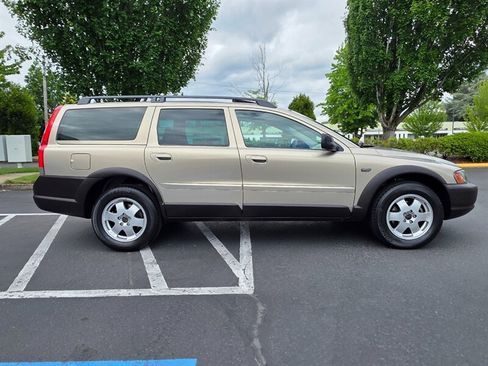 Used 2003 Volvo V70 AWD/4WD image 4