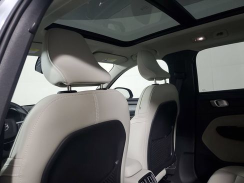 Certified 2026 Volvo XC40 B5 Plus AWD/4WD image 16