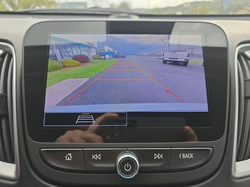 Used 2024 Chevrolet Malibu RS FWD image 27