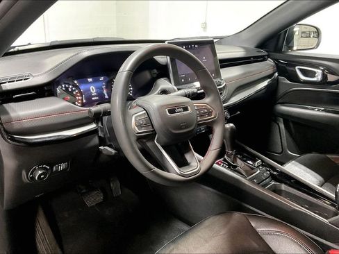 Used 2024 Jeep Compass Trailhawk AWD/4WD image 16