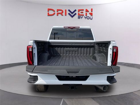 New 2026 GMC Sierra 2500 Denali w/ Denali Reserve Package AWD/4WD image 32