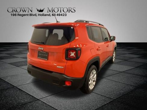 Used 2017 Jeep Renegade Latitude w/ Cold Weather Group image 6