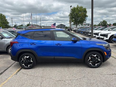 Used 2025 Kia Seltos S FWD image 2