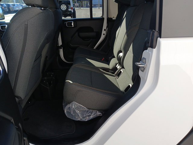 Used 2025 Jeep Gladiator Sport AWD/4WD image 17