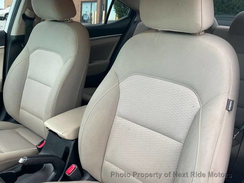 Used 2019 Hyundai Elantra SEL FWD image 9