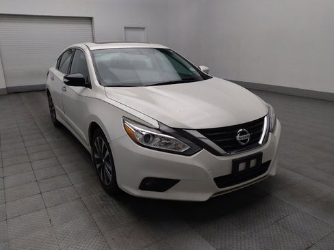 Used 2016 Nissan Altima 2.5 SL w/ 2.5 Technology Package FWD image 13