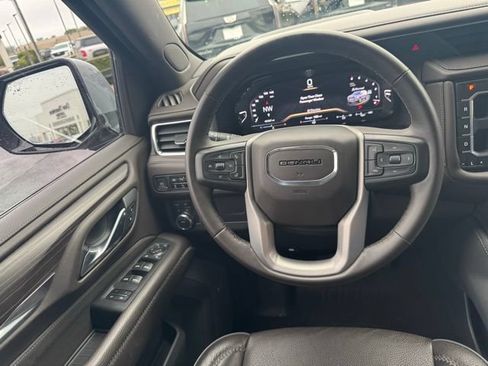 Used 2023 GMC Yukon Denali w/ LPO, Floor Liner Package AWD/4WD image 10