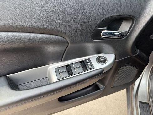 Used 2012 Chrysler 200 Touring FWD image 15