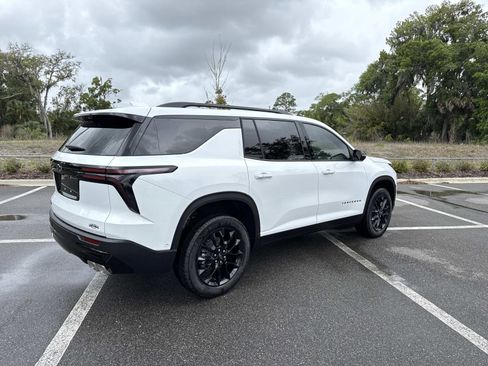 New 2026 Chevrolet Traverse LT w/ Enhanced Driving Package FWD image 3
