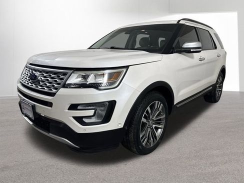 Used 2017 Ford Explorer Platinum image 24