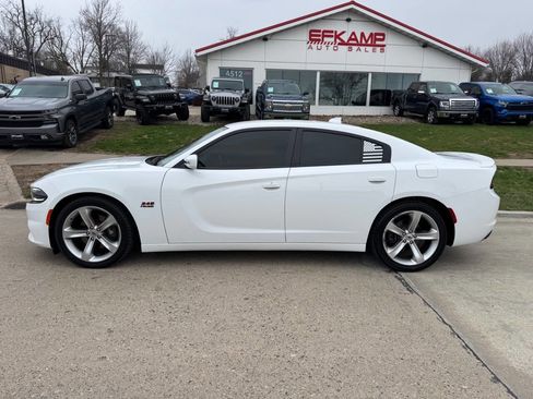 Used 2018 Dodge Charger R/T image 2