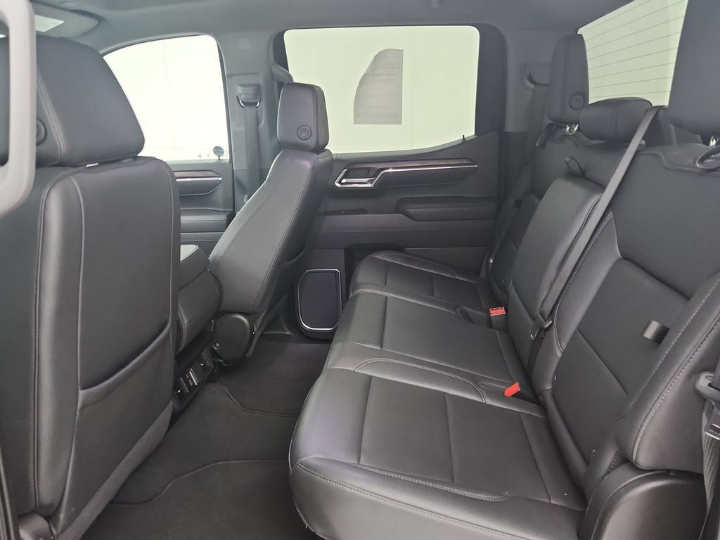 Used 2025 GMC Sierra 1500 SLT AWD/4WD image 34
