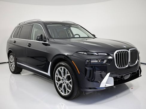 Used 2023 BMW X7 xDrive40i w/ Executive Package image 15