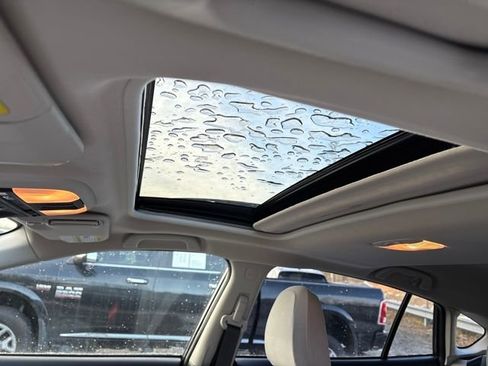 Used 2023 Subaru Crosstrek 2.0i Premium image 12